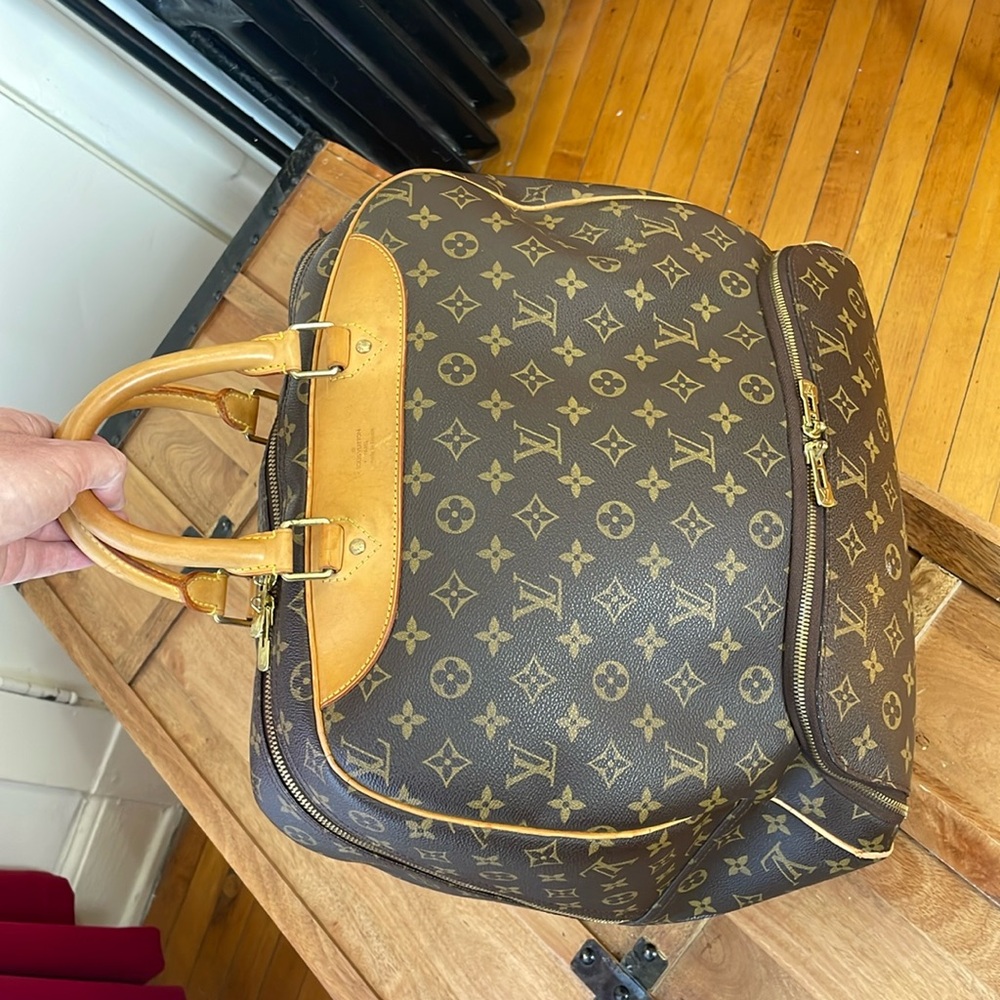 Louis Vuitton Evasion Boston Travel Bag. - Picture 4 of 17